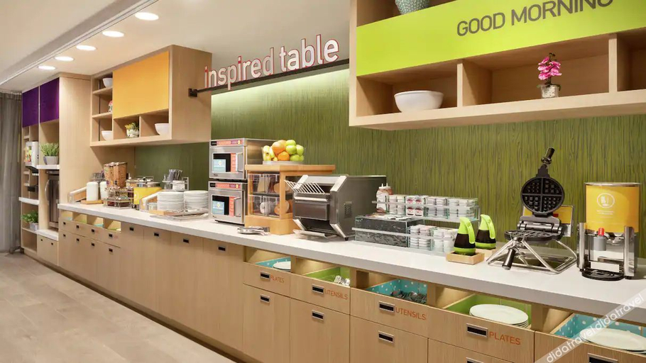 Food & Drinks 4, Home2 Suites by Hilton Bloomington Normal, McLean