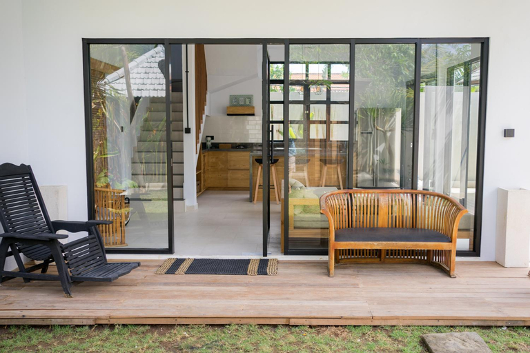 Exterior & Views 18