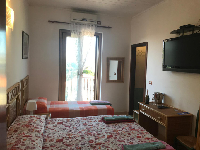 Bedroom 3, Casa Elvira, Crotone