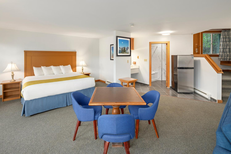 Bedroom 3, Canadian Princess Lodge & Marina, Alberni-Clayoquot