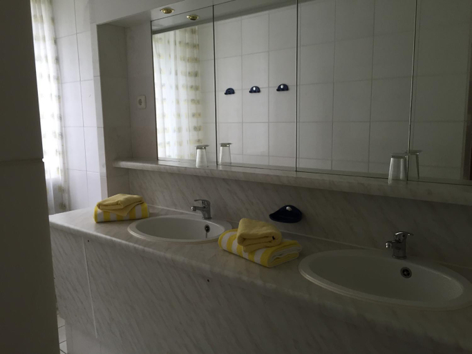 Bathroom 3, ユーゲントホテル・ニュルンベルク, Nürnberg