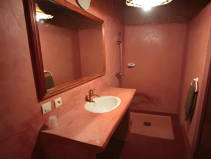 Bathroom 2, Guest House Bagdad Cafe, Ouarzazate