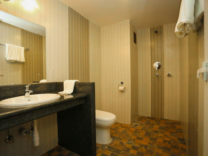 Bathroom 4, Pokhara Choice Inn, Gandaki