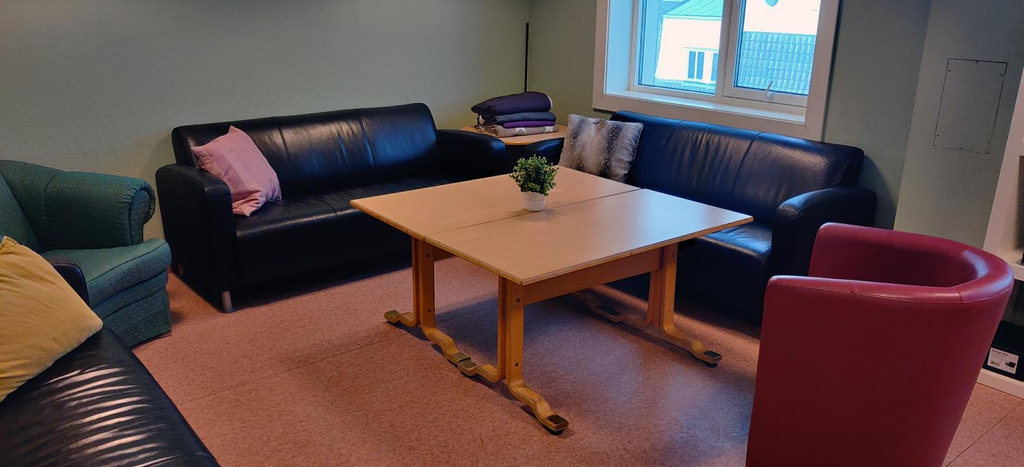 Shared lounge/TV area 5, Solborg Folkehøgskole Hostel, Stavanger