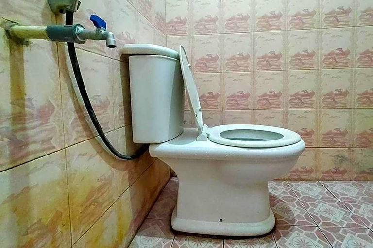 Bathroom 3, Fauziah Hotel Syariah Kendari, Kendari