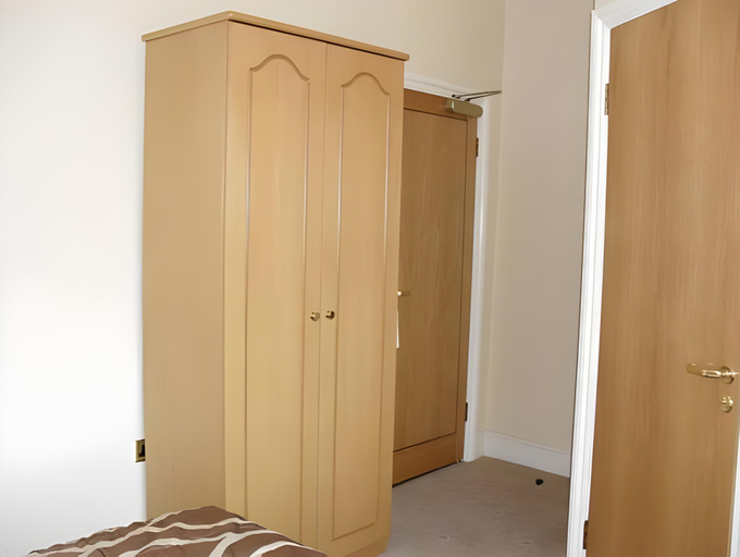 Bedroom 2, The Lawn Hotel, Reading