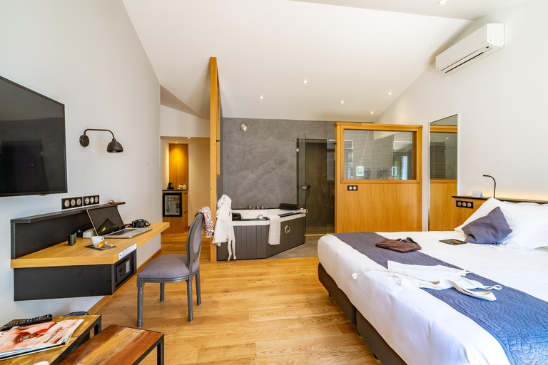 Bedroom 3, Hotel Ile de Re, Charente-Maritime