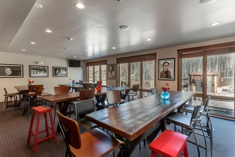 Food & Drinks 5, Silver Baron Lodge at Deer Valley, Summit