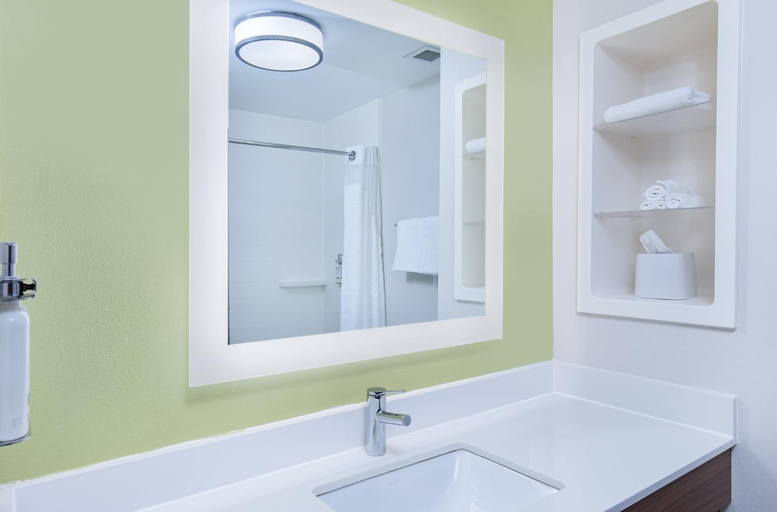 Bathroom 5, Holiday Inn Express & Suites BIRMINGHAM - INVERNESS 280 by IHG, Shelby