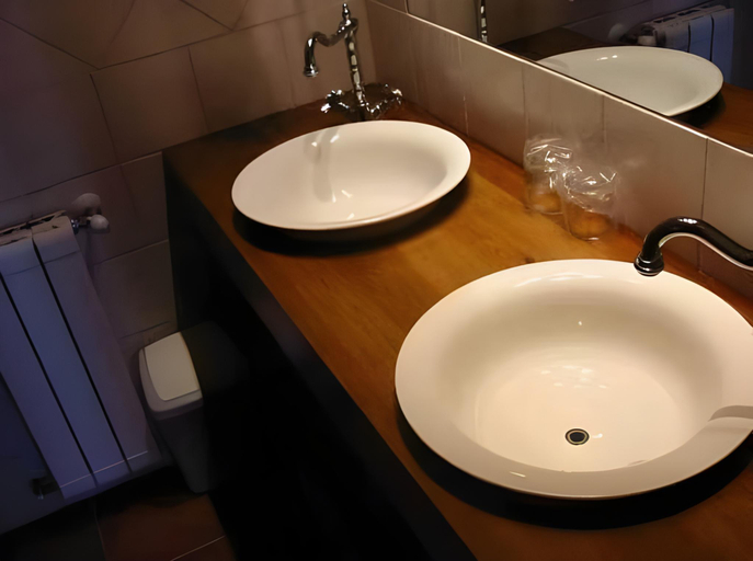 Bathroom 4, El Torreón de Navacerrada, Madrid