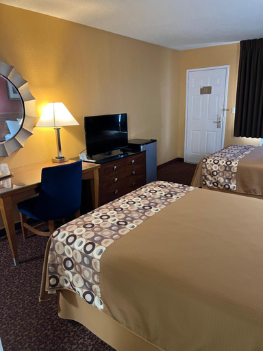 Bedroom 5, Executive Inn Schenectady Downtown, Schenectady