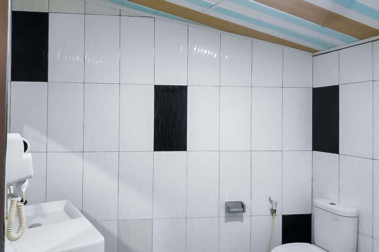 Bathroom 7