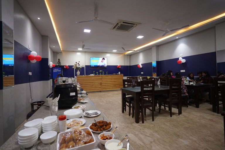 Food & Drinks 4, Temptation Classio, Kaushambi