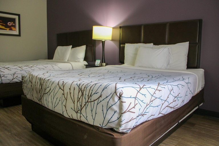 Bedroom 2, Parkwood Inn & Suites, Riley