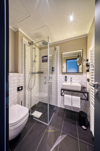 Bathroom 4, Vienna House Easy by Wyndham Hannover City, Region Hannover
