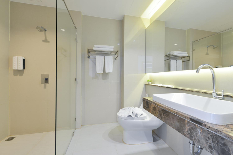 Bathroom 10