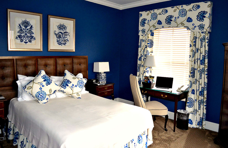 Bedroom 2, Bernards Inn, Somerset