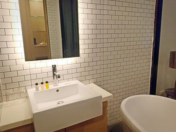 Bathroom 14