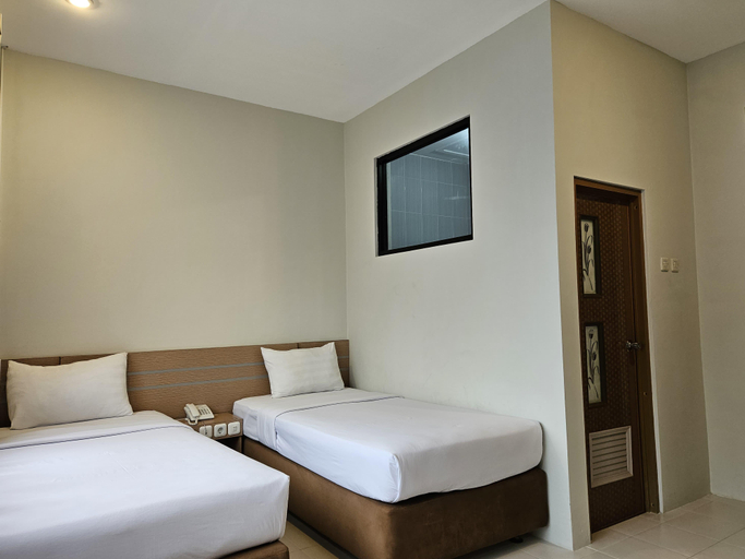 Bedroom 5, Amerta Giri Hotel Dieng Wonosobo, Wonosobo