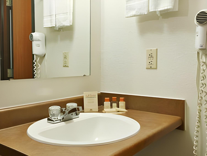 Bathroom 4, Days Inn by Wyndham Newton, Jasper