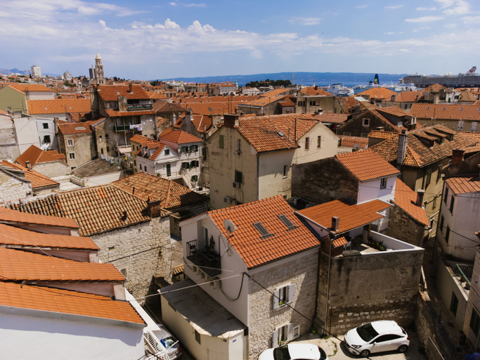 Exterior & Views 2, Split dream, Split