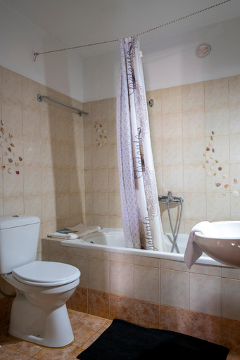 Bathroom, Kalithea Studio 2, Crete