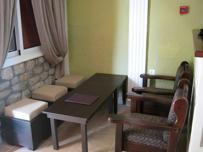 Public Area, Esperides Beach Hotel Apartments, Crete