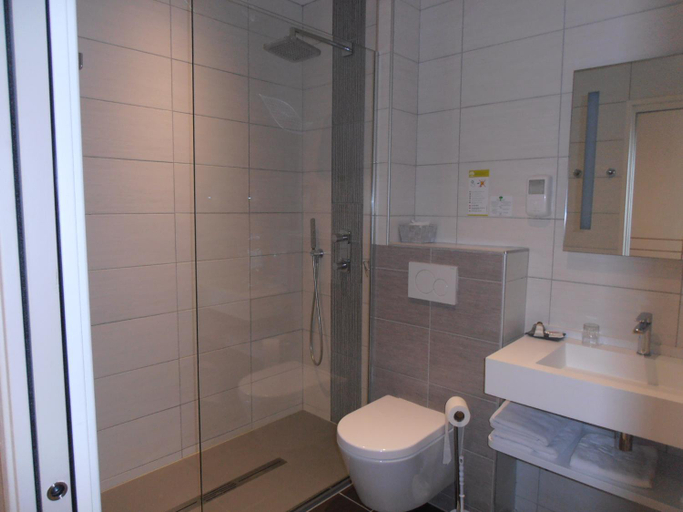Bathroom 5