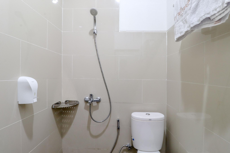 Bathroom 15