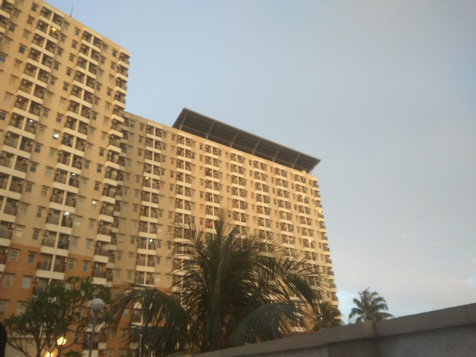 Exterior 6