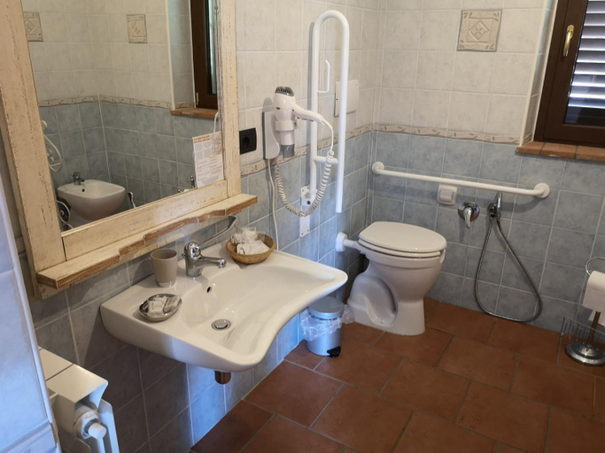 Bathroom 4