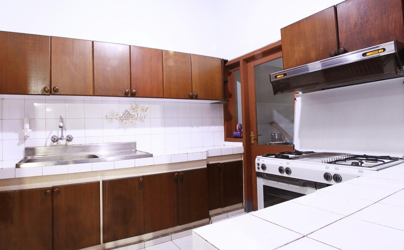 Dining Room 4
