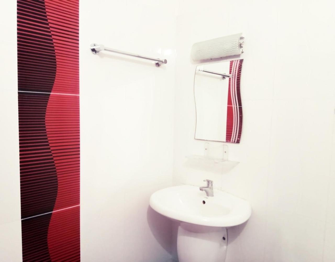 Bathroom 3, Hill Mist Thekkady, Theni