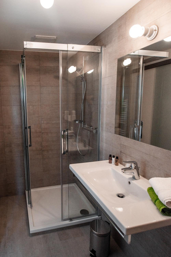 Bathroom 3, Hotel Freyhof, Mittelsachsen