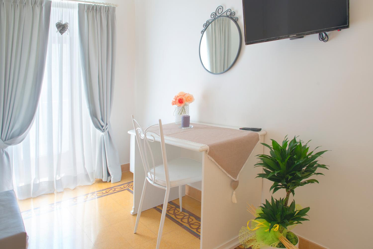 Others 4, B&B Mimmo e Valeria, Bari