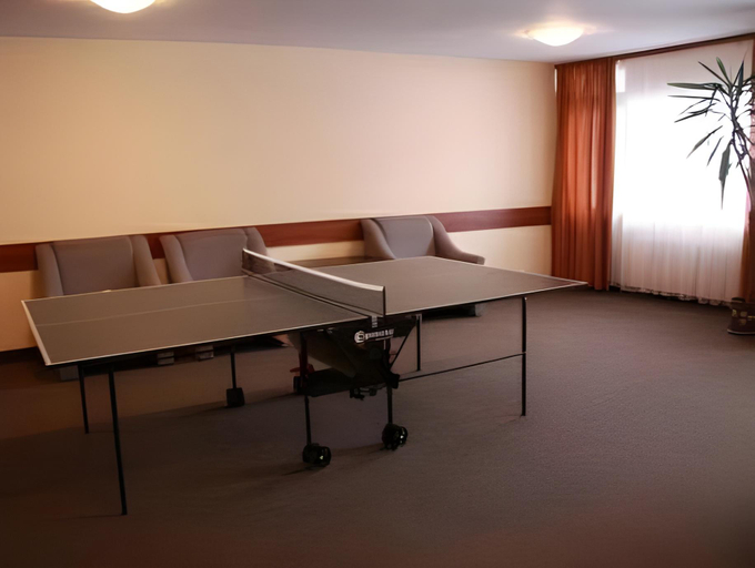 Others 4, Obiekt Hotelarski Patron, Warsaw