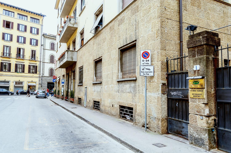 Others 2, Fiume Apartment by 360Rentals, Florence