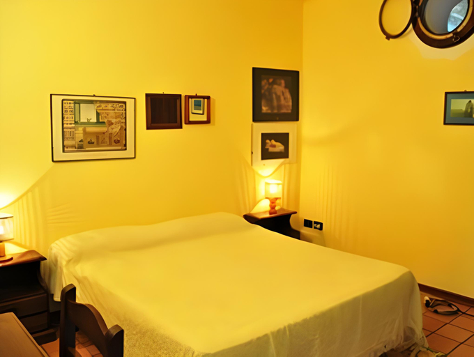 Bedroom 2, B&B Il Giardino Segreto, Messina