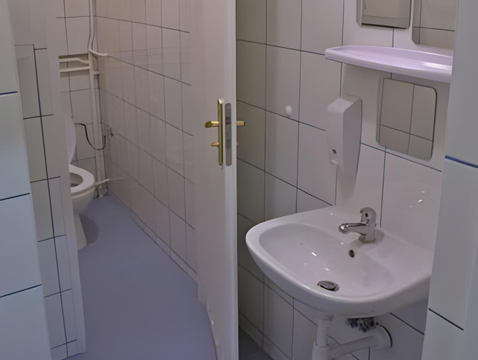 Bathroom 3, Hostel Universus, Gdańsk City