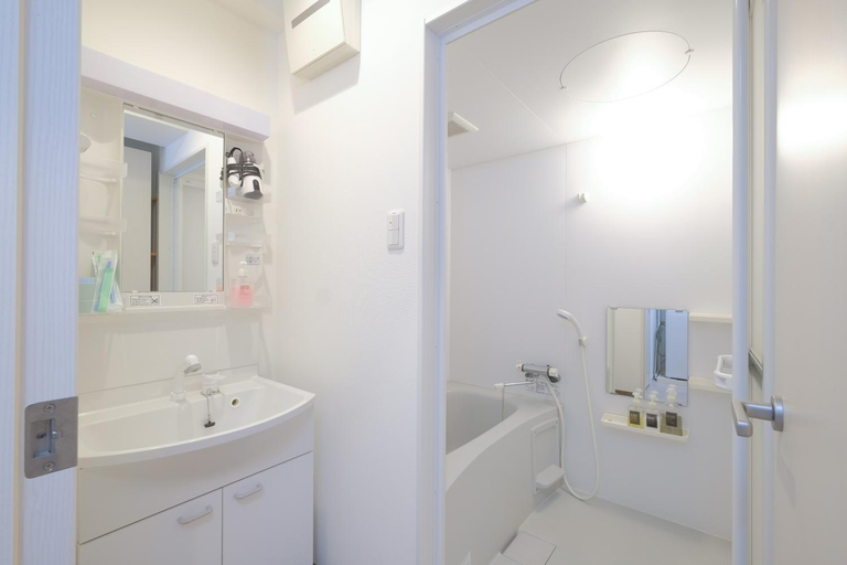 Bathroom 12
