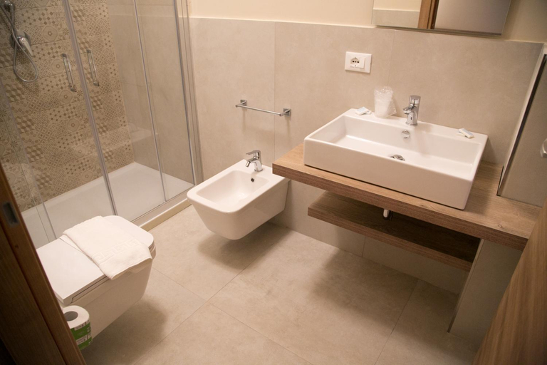 Others 2, B&B Il Volo, Messina