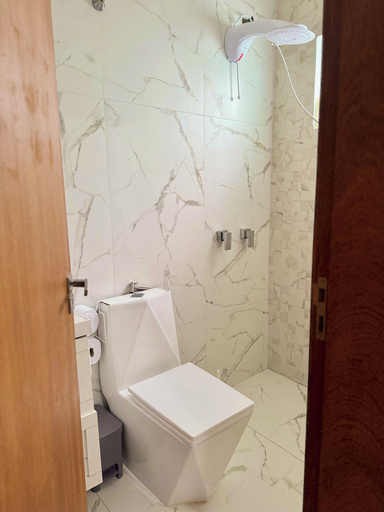 Bathroom 3, Prado Guest House, Florianopolis