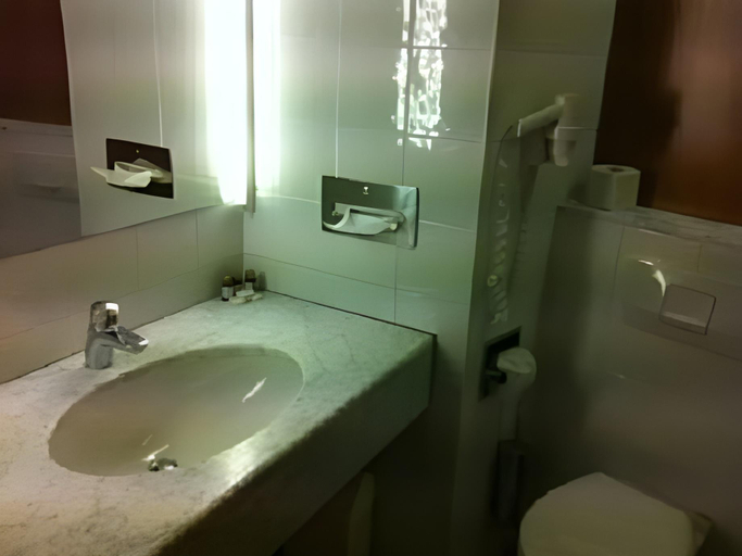 Bathroom 4, Hotel Restaurant Sudrast Dreilandereck, Villach Land