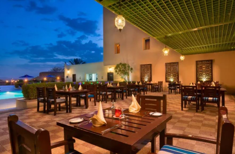 Food & Drinks 3, Best Western Sur, Sur