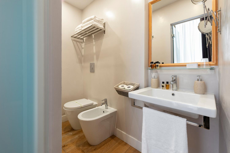 Bathroom 5, Le Suite Del Barone, Rome