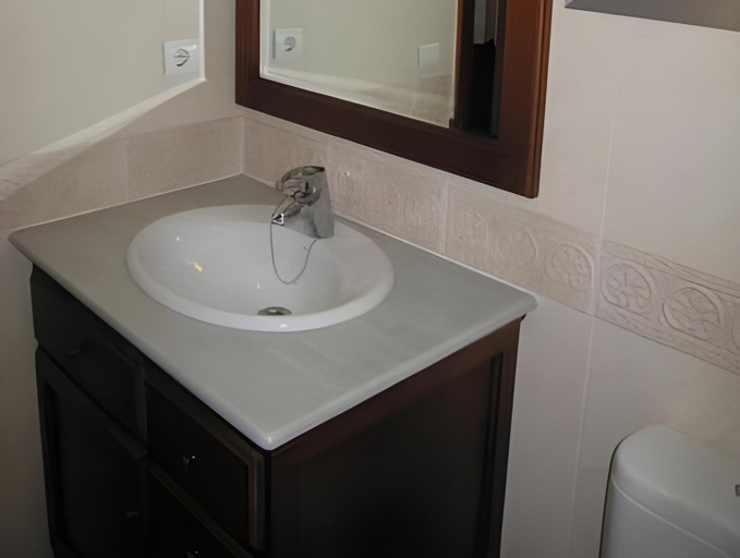 Bathroom 3, Jacarandas Beach, Las Palmas