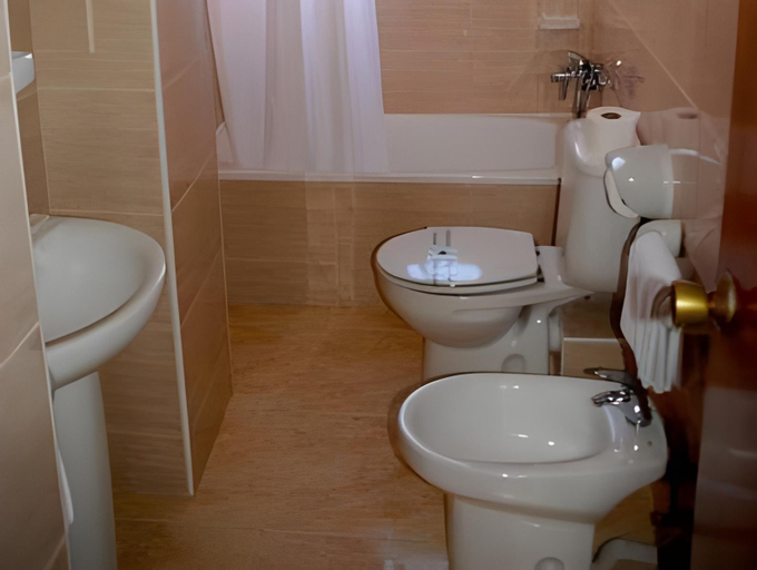Bathroom 4, CALIFORNIA APARTMENTS, Tarragona