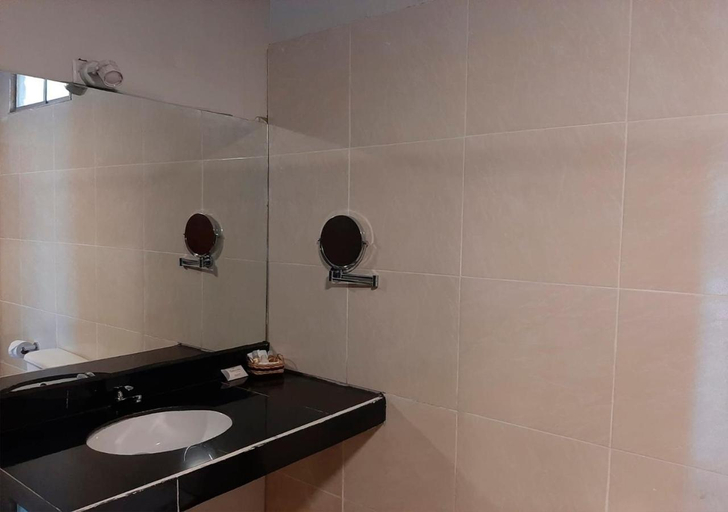 Bathroom 4, Qallwa Chincha, Chincha