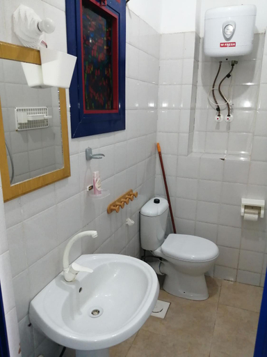 Bathroom 4, Monica Hotel, Sant Katrin