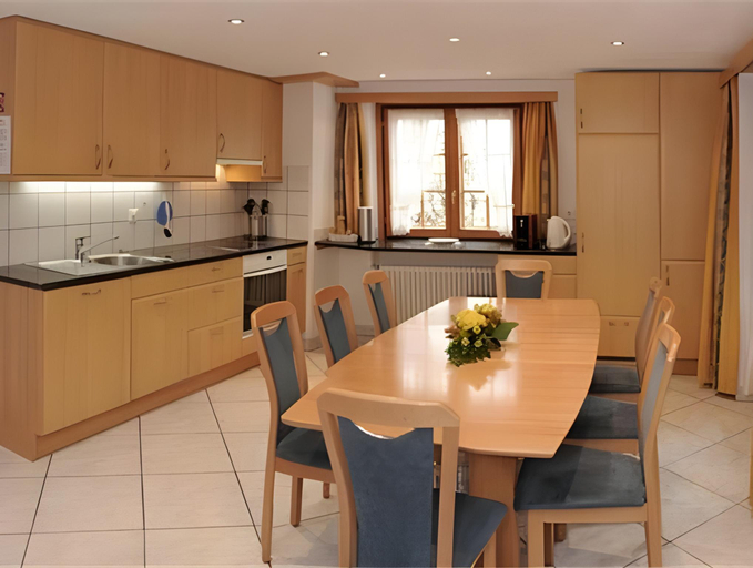 Others 4, Chalet Medi, Visp